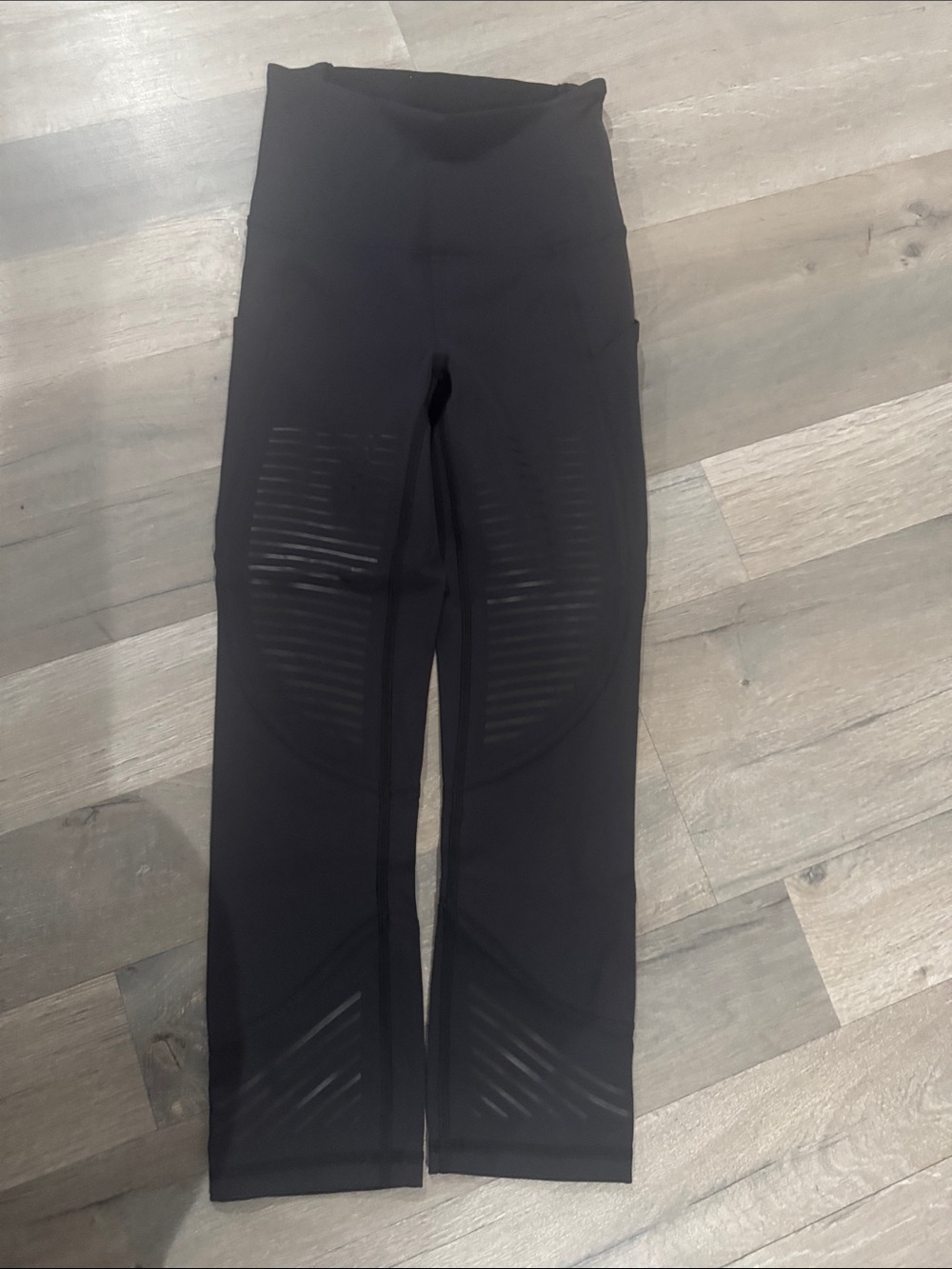 Lululemon Black High-Rise Performance Leggings - Side Pockets Size: 2